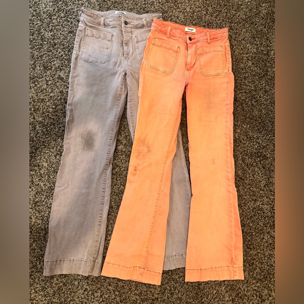 Lot of Wrangler flare leg pants women’s 28x32